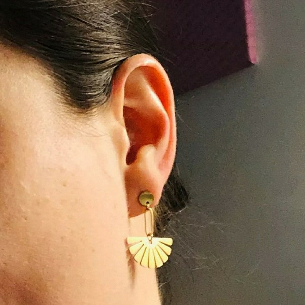 18k gold plated flower drop earrings; nwot